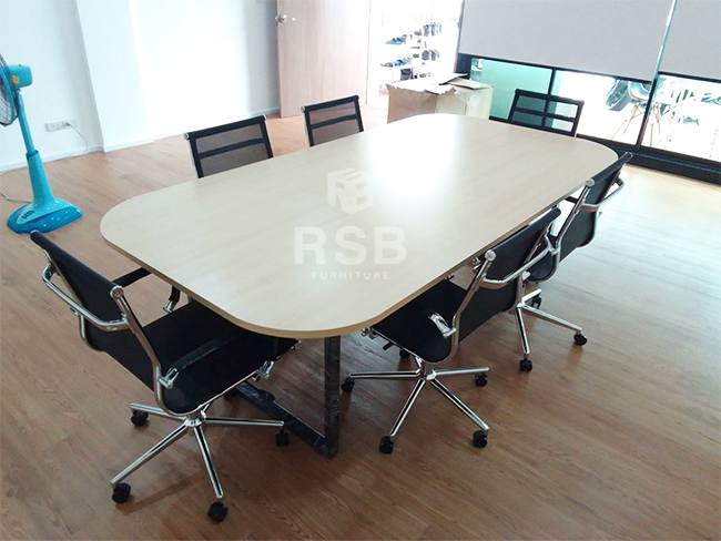 หน้างานออฟฟิศเปิดใหม่ ภาพถ่ายจริงจากโซนห้องประชุม ลูกค้าเลือกสั่งโต๊ะประชุมพร้อมเก้าอี้ค่ะ
