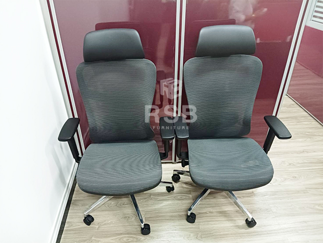 จัดส่งถึงที่แล้วค่ะ หน้างานนี้ลูกค้าได้เลือกซื้อเก้าอี้สุขภาพ ERGONOMIC CHAIR มาใช้สำหรับการนั่งทำงาน