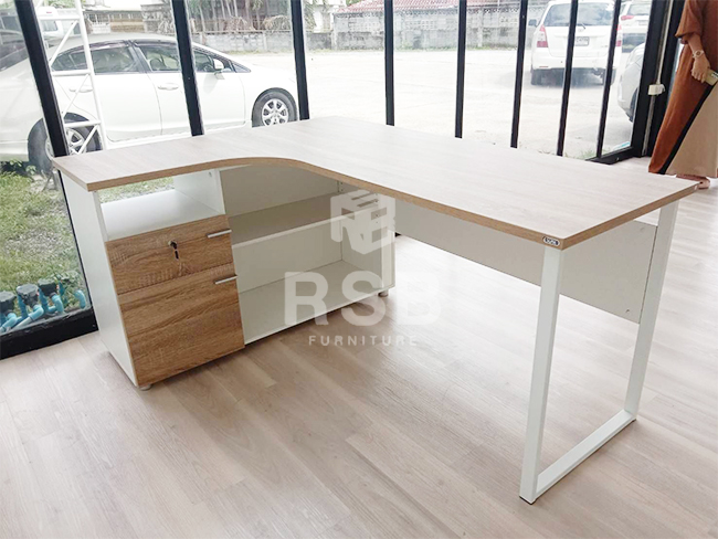 หน้างานนี้จัดส่งถึงที่เรียบร้อยค่ะ ลูกค้าได้เข้ามาเลือกซื้อสินค้าเองที่โชว์รูท ได้เลือกซื้อโต๊ะทำงานตัวแอล ขนาด W. 160 x D. 120 x H. 75 CM ไปใช้งานค่ะ