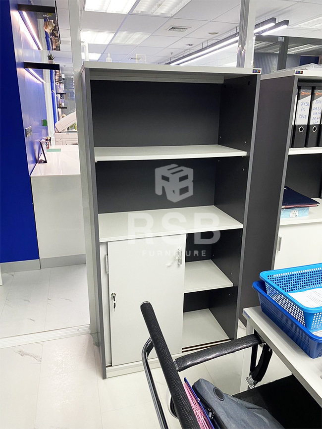 ลูกค้าต้องการสั่งซื้อตู้เอกสารไปใช้งานเพิ่ม เพราะอันเก่าที่ลูกค้าเคยสั่งซื้อกับทางเราใส่เอกสารเต็มแล้ว ลูกค้าได้สั่งเป็นตู้เอกสารแบบเดิม