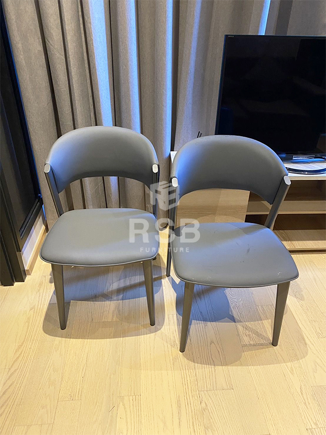 ลูกค้าได้ตอบโจทย์กับเก้าอี้อาหาร รุ่นพนักพิงด้านหลัง เป็นหนังถักลายสาน สีเทาเข้ม ดีไซน์ดูโดดเด่น สวยไม่ซ้ำใครเลยค่ะรุ่นนี้