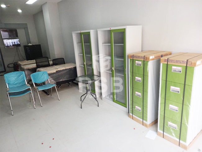 หน้างานนี้ลูกค้าได้เลือกใช้ตู้เอกสารเหล็กจำนวน 2 แบบค่ะ และได้เลือกใช้เป็นตู้เหล็กยี่ห้อ Luckyworld ทั้ง 2 แบบ