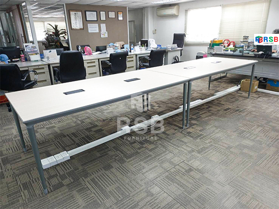ลูกค้าต้องการโต๊ะประชุมไว้คุยงานปรึกษางานกันแค่ภายในทีมค่ะ ได้เลือกใช้เป็นโต๊ะประชุมขาเหล็กดีไซน์ ขนาด กว้าง 200 x ยาว 100 x สูง 75 ซม.