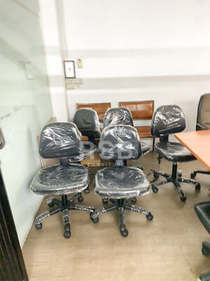 เก้าอี้สำนักงานแบบไม่มีแขน พนักพิงและเบาะนั่งหนา เป็นรุ่นที่ขายดีและนิยมนำไปนั่งทำงานมากๆค่ะ