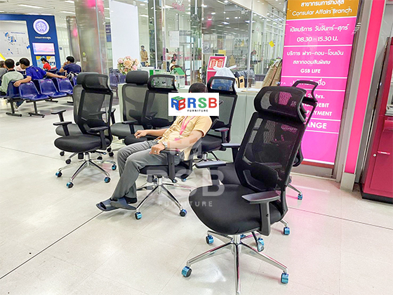 ลูกค้าหน้างานนี้ได้เลือกใช้เก้าอี้ผู้บริหารจำนวน 2 รุ่นค่ะ รุ่นแรกจะเป็นเก้าอี้ทำงาน เบาะหนานุ่มส่วนอีกรุ่นเป็นเก้าอี้สุขภาพ