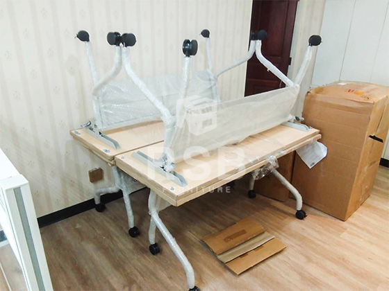 จัดส่งถึงที่เรียบร้อยค่ะ หน้างานนี้ลูกค้าสั่งซื้อโต๊ะพับ รุ่นโครงเหล็กหนา ลูกค้าหน้างานนี้เลือกใช้เป็นขนาด 150 x 60 cm ค่ะ