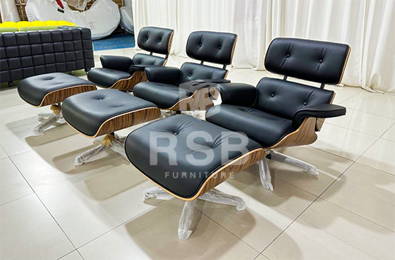 ในส่วนของหน้างานนี้ ลูกค้าต้องการเก้าอี้ Eames Lounge Chair and Ottoman (Replica Chair) รุ่นนี้และสีแบบในภาพเลย