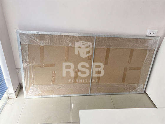 จัดส่งถึงที่เรียบร้อยแล้วค่ะสำหรับหน้างานนี้ ลูกค้าได้เลือกซื้อกระดานไวท์บอร์ดแม่เหล็ก แบบแขวน ขอบอลูมิเนียม