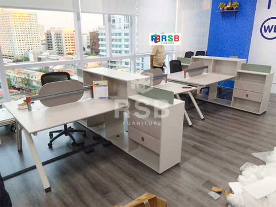 สำหรับหน้างานนี้โซนห้องทำงานในบริษัทได้เปลี่ยนโต๊ะทำงานใหม่ ได้เลือกใช้เป็นโต๊ะทำงานกลุ่มแบบ 4 ที่นั่ง