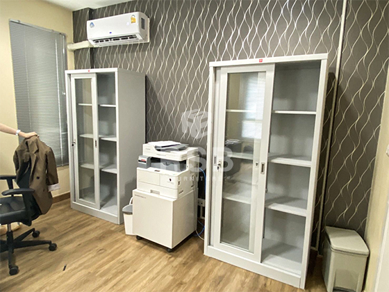 จัดส่งตู้เอกสารรุ่นเดียวกันจำนวน 2 ใบค่ะ เป็นตู้เอกสารเหล็กบานเลื่อน ยี่ห้อ Lucky world รุ่น KSG -914