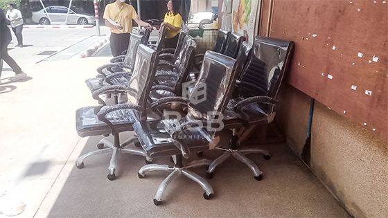 จัดส่งเรียบร้อยค่ะ หน้างานนี้สั่งซื้อเก้าอี้ทำงานพนักพิงสูงถึงศรีษะ หุ้มหนังทั้งตัว