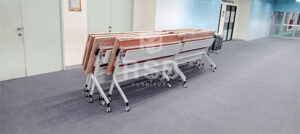 ภาพถ่ายจากหน้างาน จัดส่งโต๊ะพับล้อเลื่อน ลูกค้าหน้างานนี้เลือกใช้รุ่นนี้มีชั้นวางของ