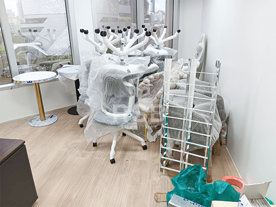 หน้างานนี้ลูกค้าต้องการเก้าอี้สีเทา ได้เข้ามาเลือกสินค้าที่โชว์รูม RSB และได้ตอบโจทย์กับเก้าอี้สำนักงาน ไม่มีที่ท้าวแขน