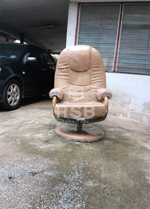 จัดส่งถึงบ้านลูกค้าเรียบร้อยค่ะ ลูกค้าได้สั่งซื้อสินค้าเป็นเก้าอี้พัพผ่อน หุ้มด้วยหนัง PVC ทั้งตัว