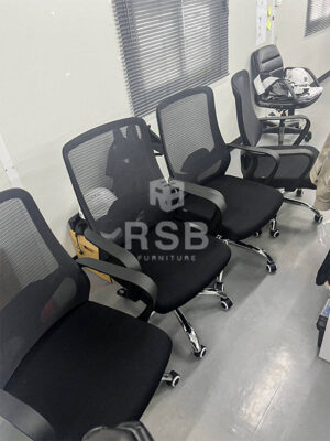 จัดส่งถึงสถานที่เรียบร้อยสำหรับหน้างานนี้ ลูกค้าเลือกใช้เก้าอี้ไปนั่งทำงานเป็นเก้าอี้ทำงาน รุ่นพนักพิงหลังใหญ่