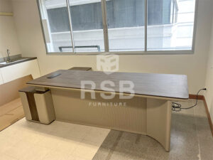 หน้างานนี้จัดส่งโต๊ะผู้บริหาร Timeless design ขนาด 260 x 170 cm รุ่นขายดี