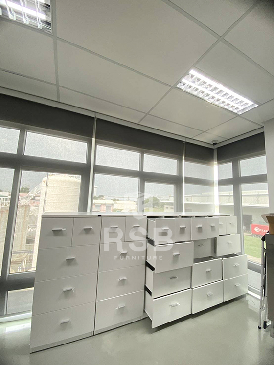 ลูกค้าได้มาเลือกซื้อตู้เก็บเอกสารใหม่ และอยากได้แบบลิ้นชัก เลยได้เลือกเป็นตู้เก็บเอกสาร 5 ลิ้นชัก