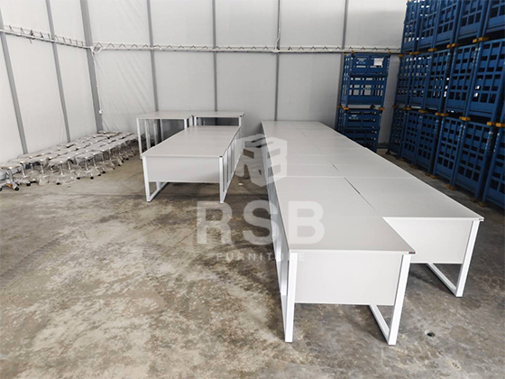 ลูกค้าหน้างานนี้สั่งซื้อโต๊ะทำงานขาเหล็กตัว C ขนาดกว้าง 120 ลึก 60 และสูง 75 cm ไปใช้งานจำนวนหลายตัวเลยค่ะ