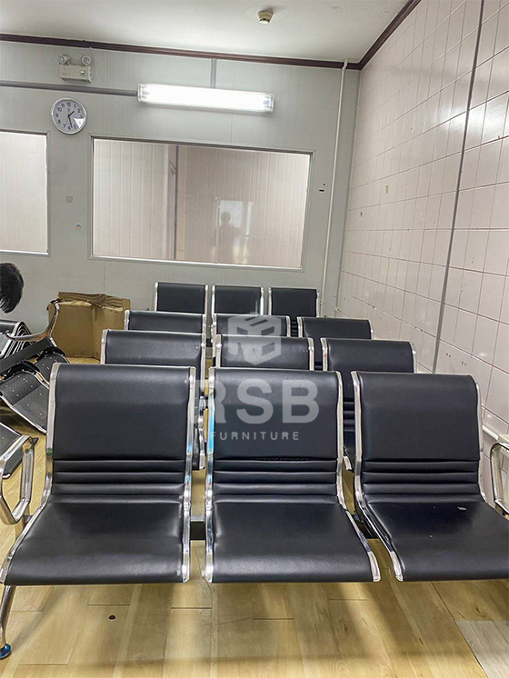 หน้างานนี้ลูกค้าได้กลับมาสั่งซื้อเก้าอี้แถวแบบ 3 ที่นั่ง ไปใช้งานเพิ่มค่ะ