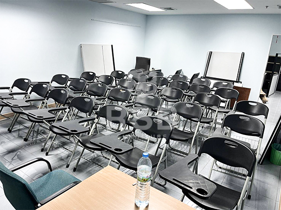 จัดส่งเรียบร้อยค่ะ ลูกค้าต้องการเก้าอี้เลคเชอร์ที่พับเก็บได้ เวลาทำความสะอาดห้องเรียนสะดวกและห้องสะอาด