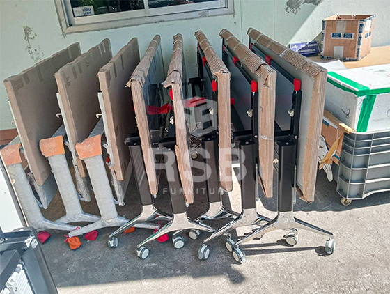 จัดส่งถึงที่แล้วค่ะ ลูกค้าเลือกสั่งซื้อโต๊ะพับล้อเลื่อนไปใช้งานจำนวน 2 รุ่นค่ะ