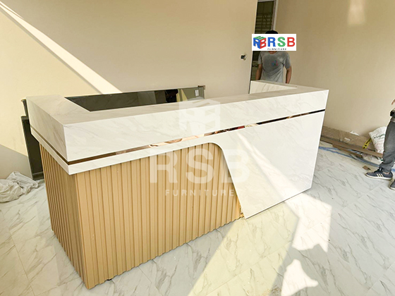 รีวิวภาพถ่ายจากหน้างานจัดส่งเคาน์เตอร์ประชาสัมพันธ์ รุ่นมีไฟ HIGHGLOSS