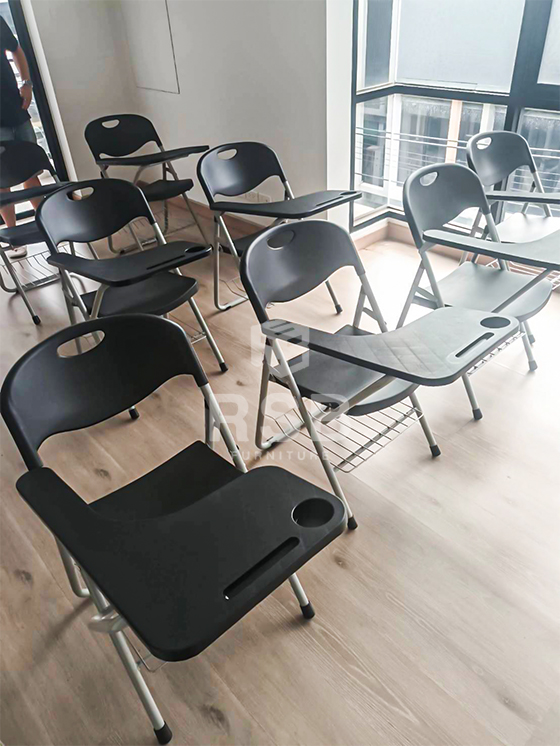 รีวิวภาพถ่ายจัดส่งเก้าอี้เลคเชอร์ รุ่นพับได้ มีตะแกรงวางของด้านล่าง