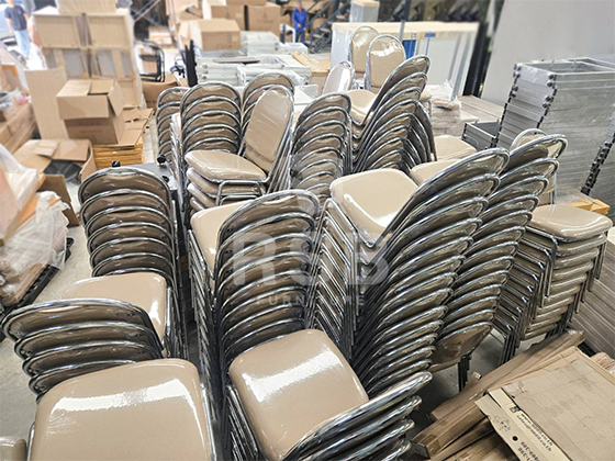 นำภาพถ่าย จัดส่งสินค้าจำนวนหลายตัว ลูกค้าได้เลือกซื้อเก้าอี้ไปจำนวนมาก เลือกใช้เก้าอี้จัดเลี้ยง พนักพิงใหญ่