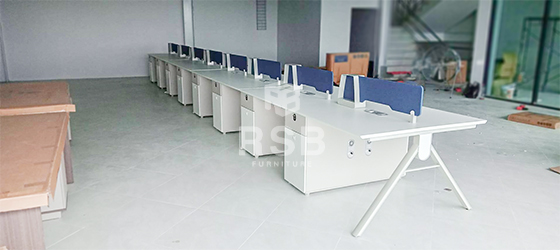 สำหรับหน้างานนี้ ในภาพเป็นออฟฟิศที่กำลังจะเปิดใหม่ค่ะ ลูกค้าได้เลือกซื้อโต๊ะทำงานกับทาง Rsb Furniture ไปใช้งาน