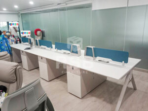 รีวิวภาพถ่ายจากหน้างานภายในห้องทำงานของออฟฟิศ ลูกค้าได้สั่งซื้อโต๊ะทำงานเพิ่มภายในห้องทำงานค่ะ