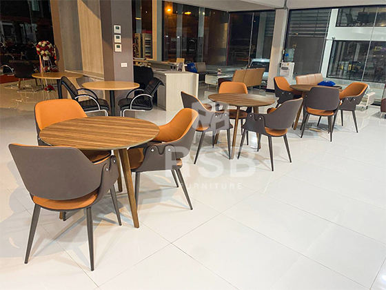 หน้างานนี้ลูกค้าจัดเช็ทโต๊ะอาหารและเก้าอี้ทานอาหารเองค่ะ สวยลงตัวมากๆ