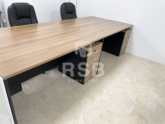 จัดส่งเรียบร้อยโต๊ะทำงานขาไม้ 3 ลิ้นชัก รุ่นท๊อปยกลอย ปิดผิวด้วยเมลามีน เกรด A