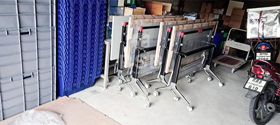 ภาพถ่ายจากหน้างานจริงค่ะ จัดส่งโต๊ะพับล้อเลื่อน ขนาด กว้าง 150 cm