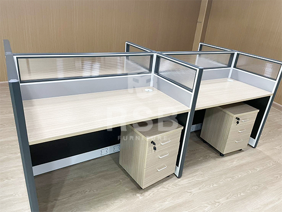 ภาพถ่ายจากหน้างาน จัดส่งและประกอบติดตั้งโต๊ะทำงานกลุ่ม 4 ที่นั่ง เรียบร้อยค่ะ รุ่นนี้มาพร้อม Partition กั้น