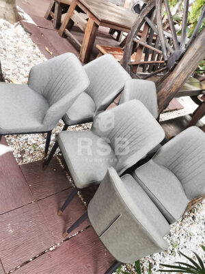 ในภาพเป็นร้านอาหาร ทางเราจัดส่งให้ถึงที่เลยค่ะ เก้าอี้อาหาร หุ้มด้วยหนังสีเทา