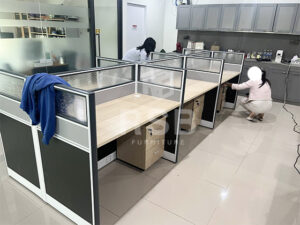 ภาพถ่ายจากหน้างาน นำโต๊ะทำงานกลุ่มแบบ 4 ที่นั่งและแบบ 2 ที่นั่งไปจัดส่งค่ะ