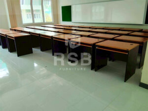 จัดส่งและประกอบติดตั้งเรียบร้อยโต๊ะคอมพิวเตอร์ขาไม้ ขนาด 80 cm