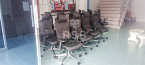 รีวิวภาพถ่ายจากหน้างาน จัดส่งเก้าอี้ผู้บริหาร เพื่อสุขภาพ พนักพิงตาข่าย ดีไซน์โค้งเว้า