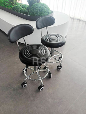 ภาพถ่ายจากหน้างานจัดส่งเก้าอี้บาร์ รุุ่นมีพนักพิงหลัง เบาะนั่งทรงกลม