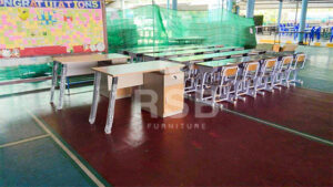 ภาพถ่ายจากหน้างานจัดส่งชุดโต๊ะนักเรียน+เก้าอี้นักเรียน และโต๊ะทำงานขาเหล็กดีไซน์