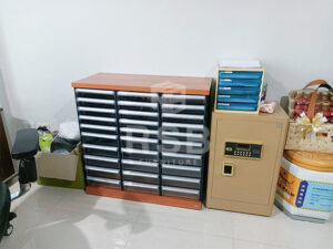 ภาพถ่ายจากหน้างานจัดส่งตู้เอกสาร ลิ้นชัก 30 ช่อง ยี่ห้อ SURE รุ่น SCL-960