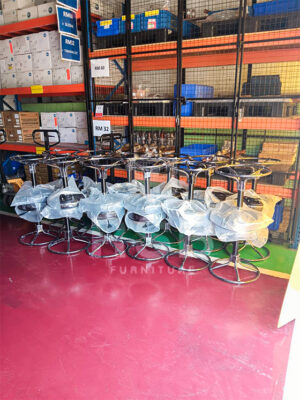 ภาพถ่ายจากหน้างานนำเก้าอี้บาร์ ขาเหล็กกลมทรงแชมเปญ ไปจัดส่งค่ะ