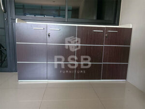 ภาพถ่ายจากหน้างานจริงค่ะ จัดส่งตู้เอกสารไซค์บอร์ด 4 บานเปิดสีตู้สีพิเศษ สีเวงเก้+ขาว