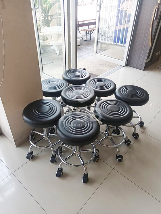 นำภาพถ่ายจากหน้างานจัดส่งเก้าอี้บาร์ เบาะหนังทรงกลม หนา นุ่ม รุ่นขายดีมาฝาก