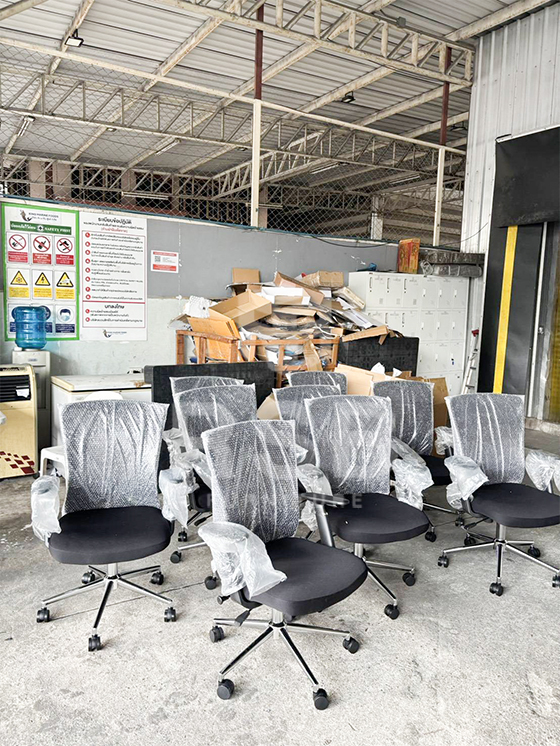 จัดส่งเก้าอี้สำนักงาน หุ้มด้วยพนักพิงผ้าตาข่าย (Mesh Backrest)ไม่สะสมความร้อน เหมาะกับสภาพอากาศบ้านเรา