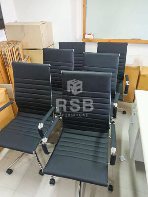 พาชมภาพบรรยากาศการจัดส่งและเตรียมยกจัดวาง เก้าอี้สำนักงาน Design work สเปคเหล็กหนาพิเศษ 1.5 mm