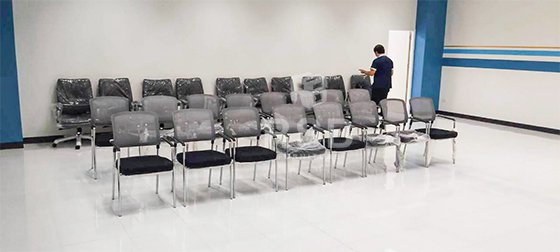จัดส่งเก้าอี้สำหรับห้องประชุมสัมมนาและโซนบริหาร พาชมภาพผลงานจริงการจัดส่ง เก้าอี้สำนักงาน จำนวน 2 รุ่น
