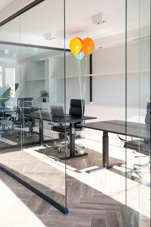 office-birthday-celebration-concept-with-balloons